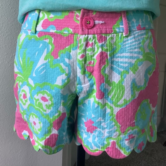 Lilly Pulitzer shorts size 0. The Buttercup Short EUC - Picture 2 of 7